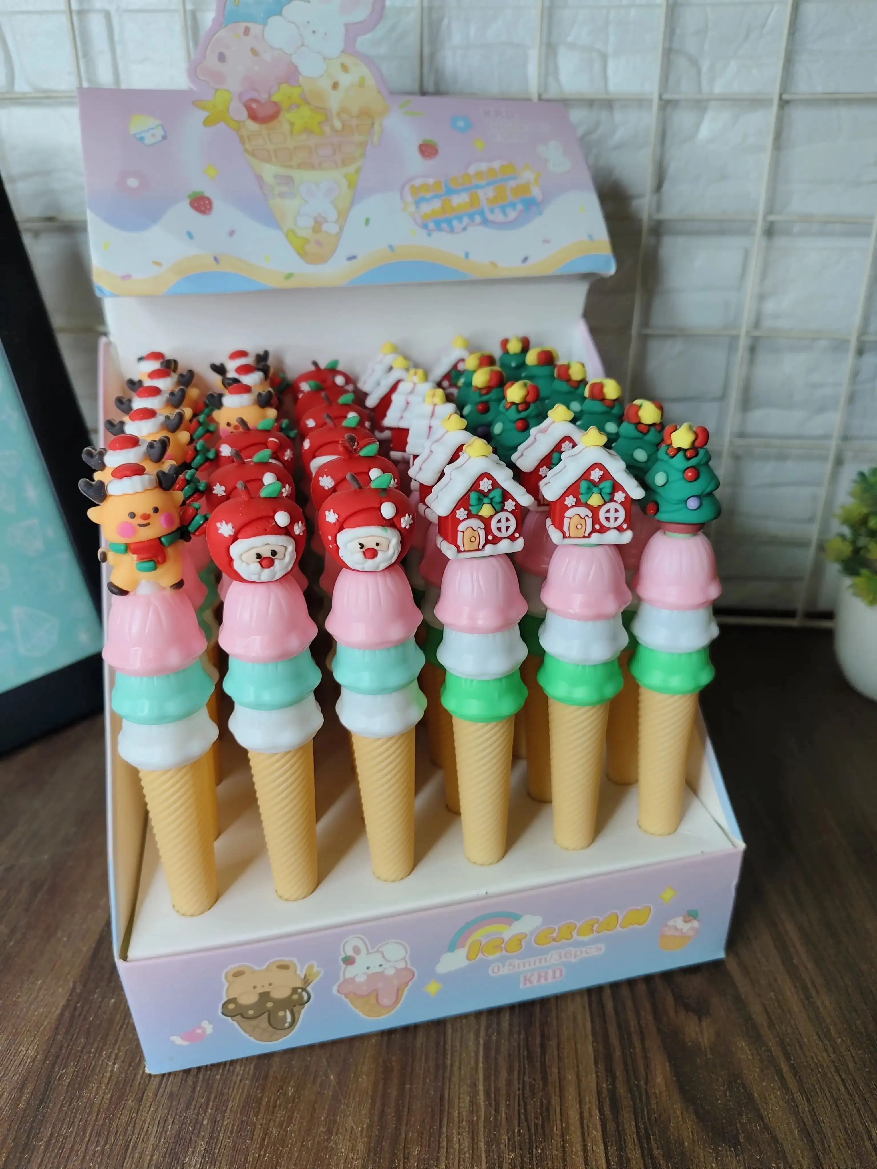 Cute Christmas ice cream pens (assorted)