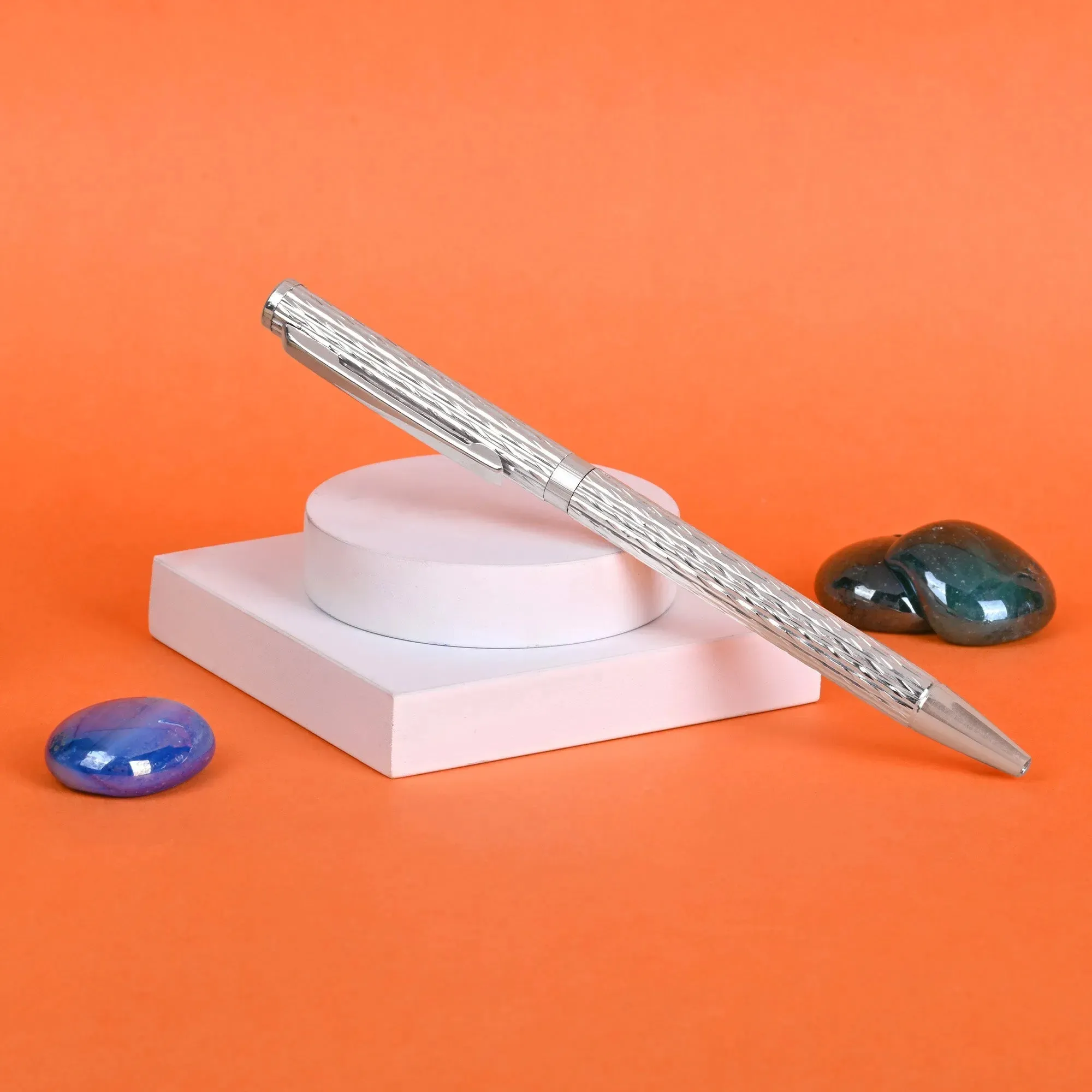 Rightward Elegance Pen