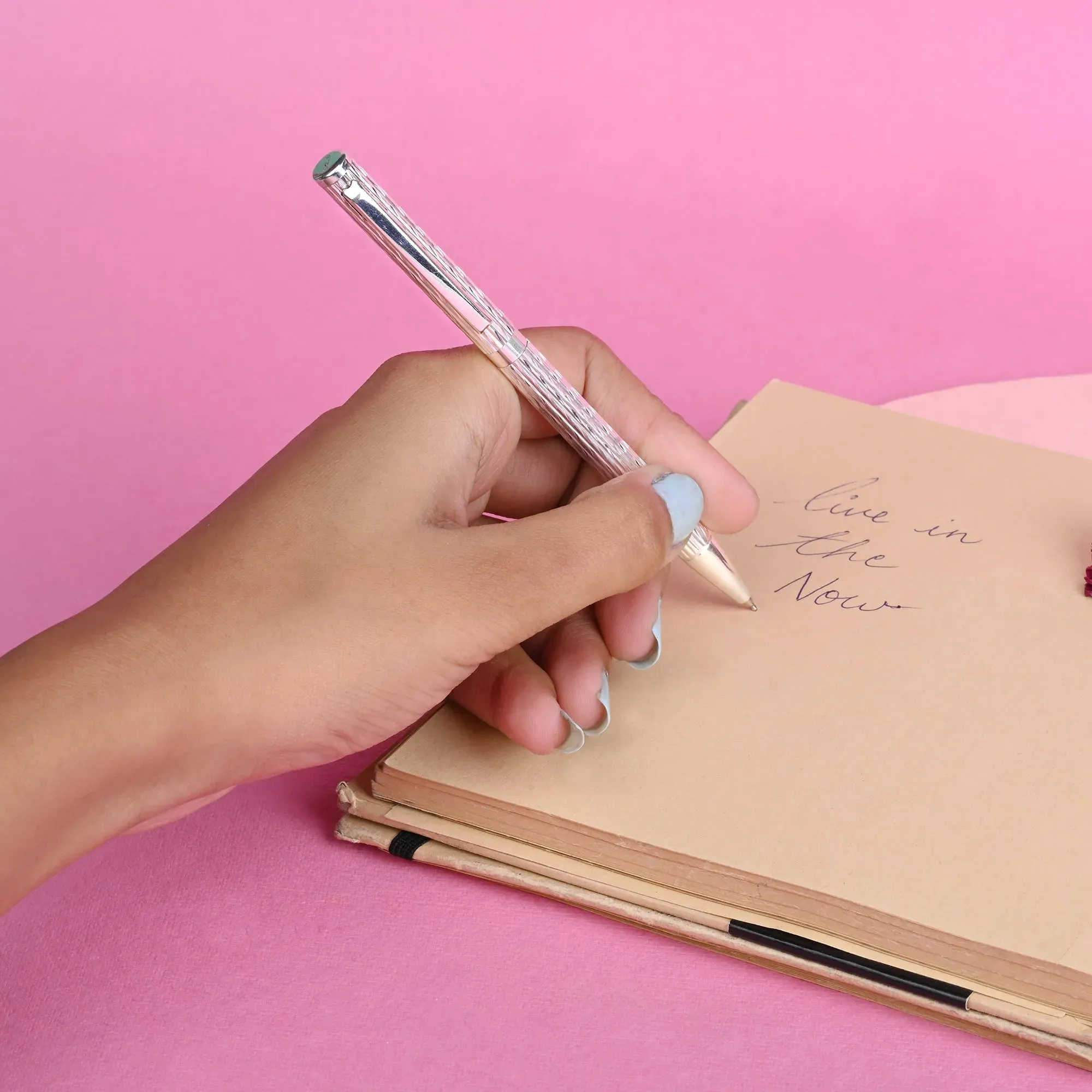 Rightward Elegance Pen
